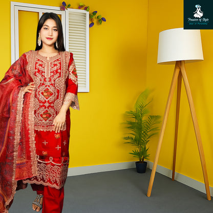 নতুন কালেকশন – পাকিস্তানী তাওয়াক্কাল ডিজাইনার বুটিক থ্রী পিছ!